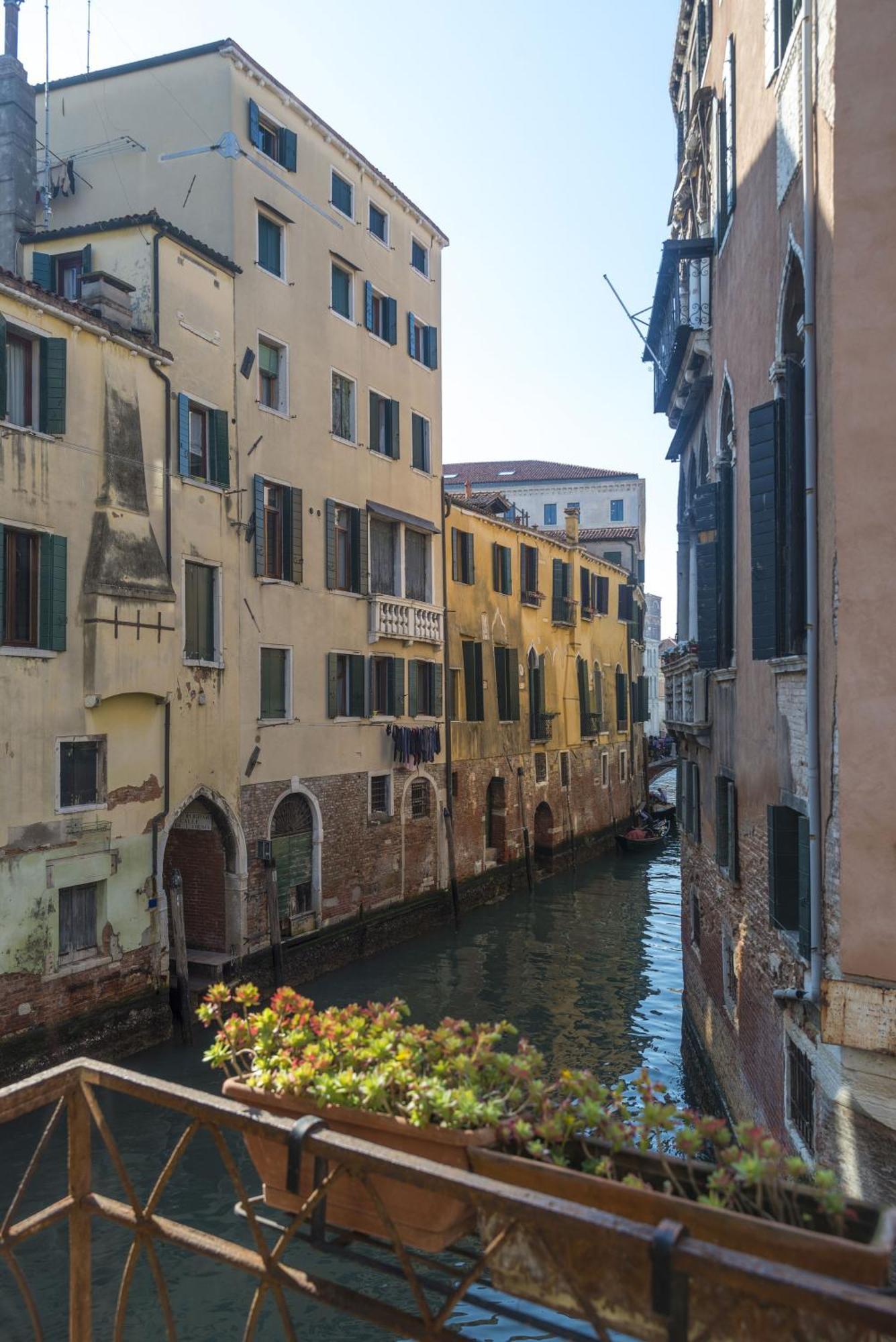 Tre Sestieri Terrace - Canal View 2024 Venedig Exteriör bild