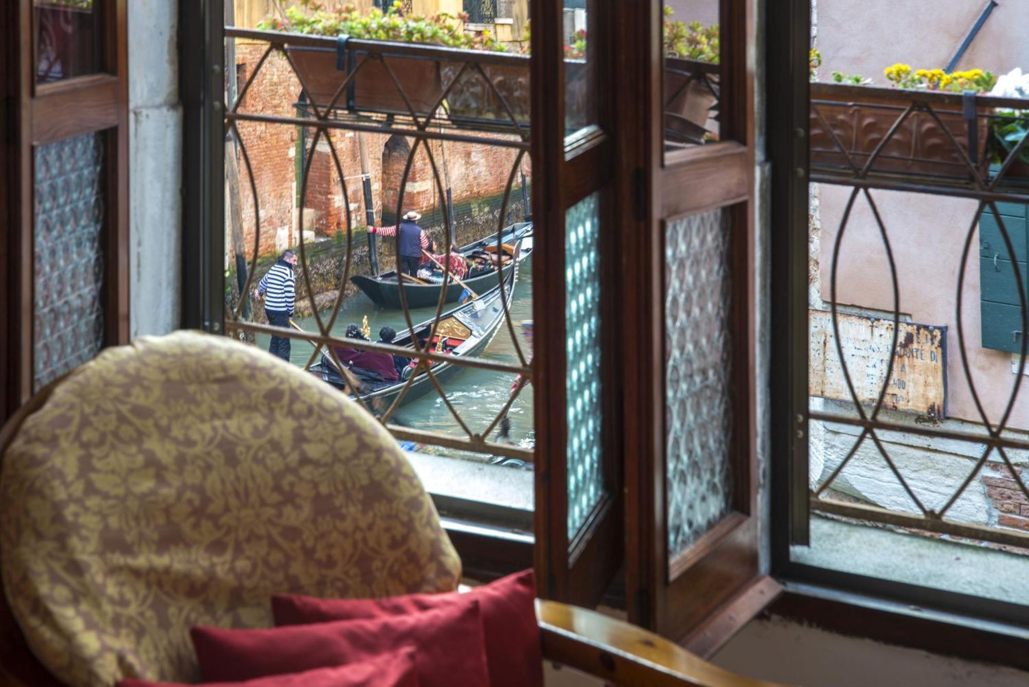 Tre Sestieri Terrace - Canal View 2024 Venedig Rum bild